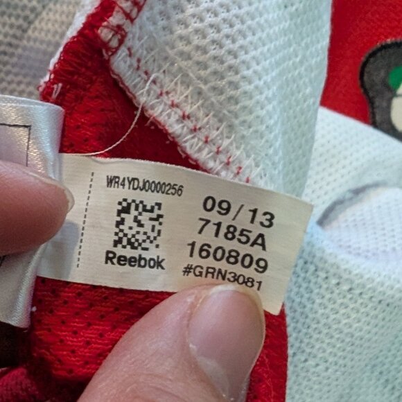 Chicago Blackhawks Stitched Reebok Jersey - Size M - Picture 5 of 5